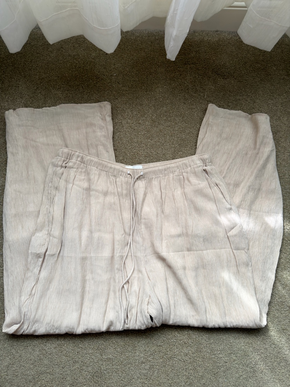 A&F Crinkle Wide Leg Pull On Pant - Picture 3 of 7